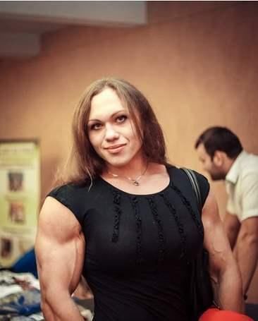 强壮|战斗民族的女人，大腿硬如磐石，网友：夹碎西瓜绰绰有余