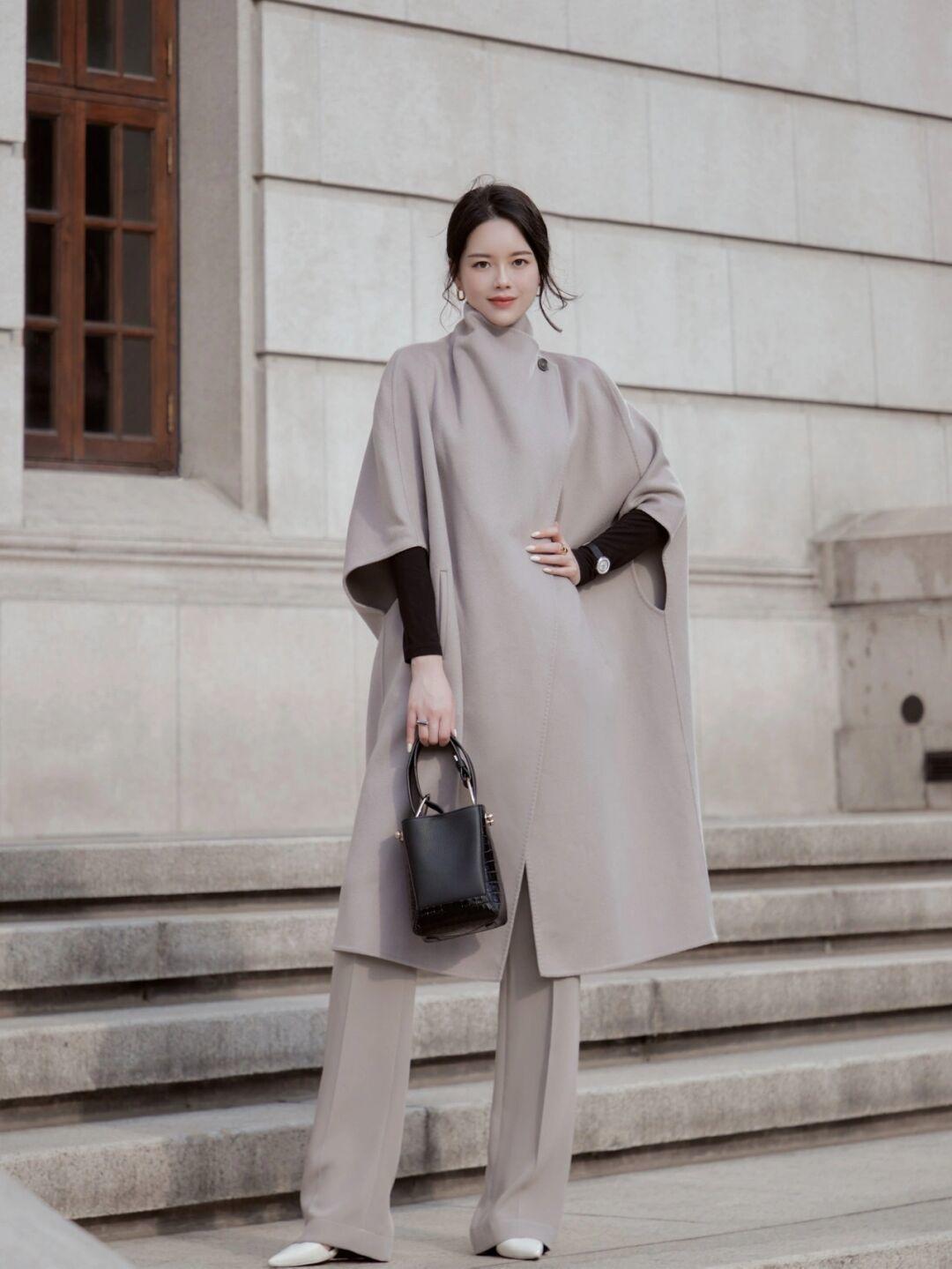 大衣|斗篷大衣才是冬季的最浪漫穿搭,借鉴4个实用款式,帮你赢得优雅
