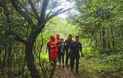 山林|16名驴友被困原始山林，贵州出动300余人紧急救援