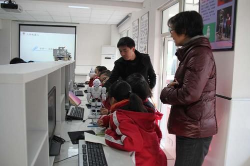 受邀|这所中学人工智能设备受邀入驻长三角 G60 科创走廊规划展示馆