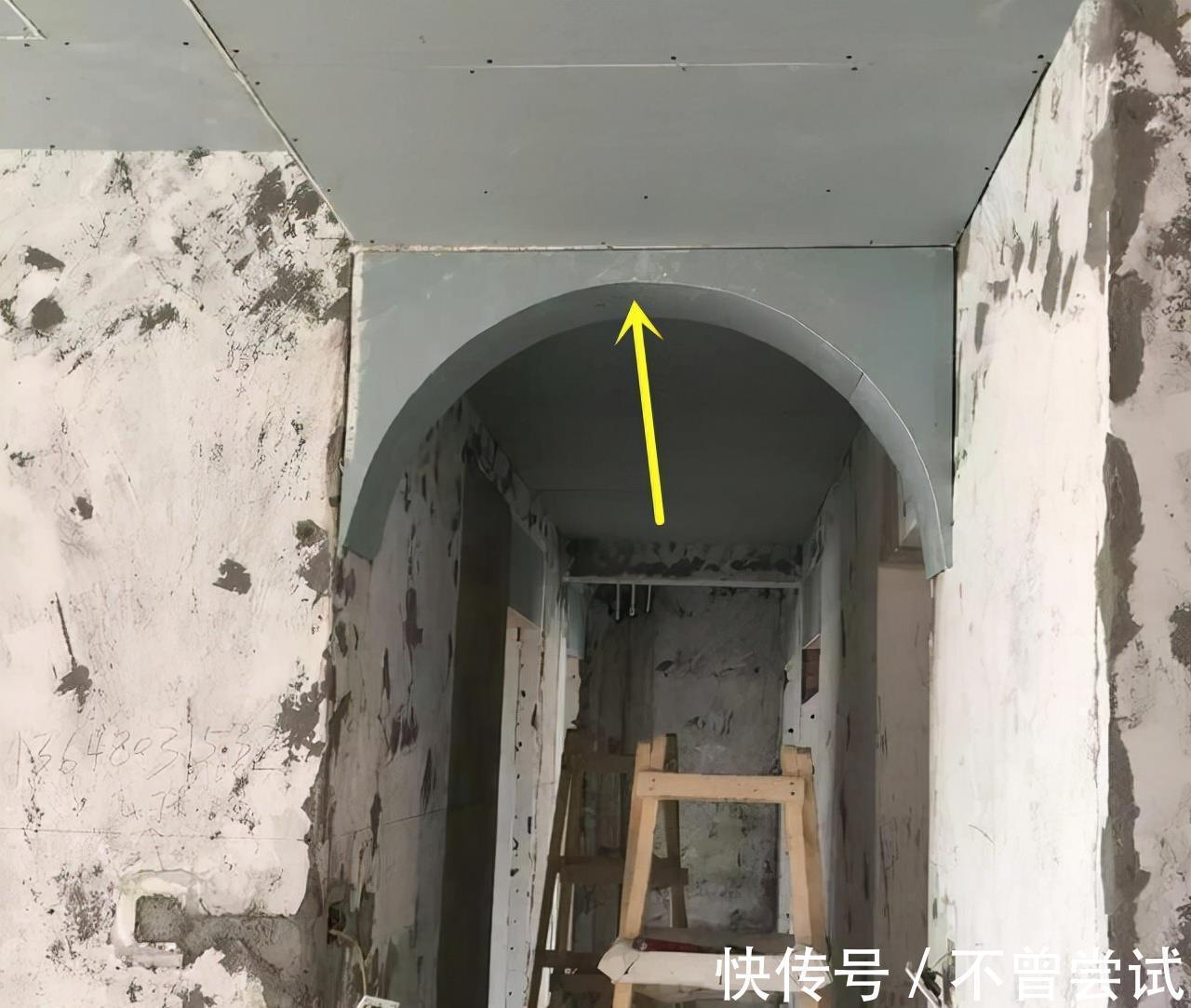 隔断|跟光秃秃的门洞相比,打一圈柜子仅用1㎡多个储物间,更受青睐