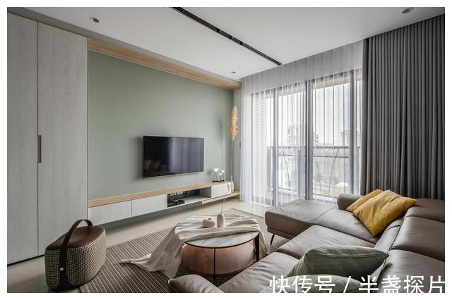 电视背景墙|入户见厅没有独立玄关？看看这家的设计，效果实用又轻盈通透！