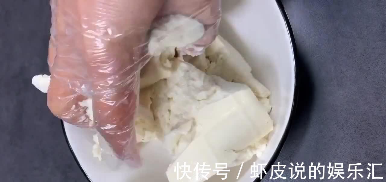 韭菜丸子的做法,酥脆咸香颜色诱人,1口1个超级过瘾