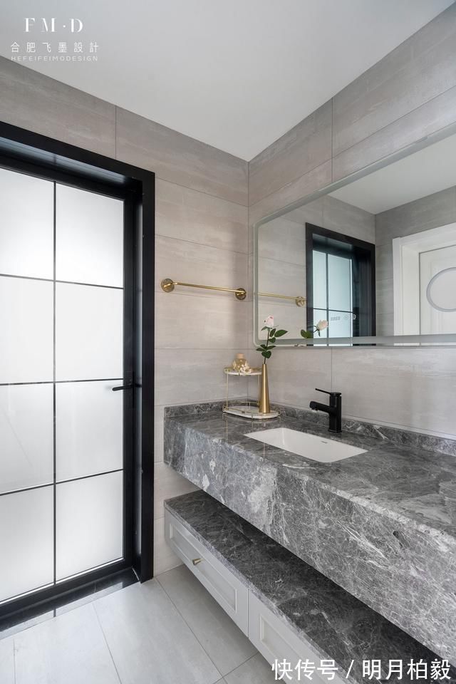 隔断门|这叫有远见,卫生间嫌小将浴室柜外移,小户型干湿分离、干净清爽