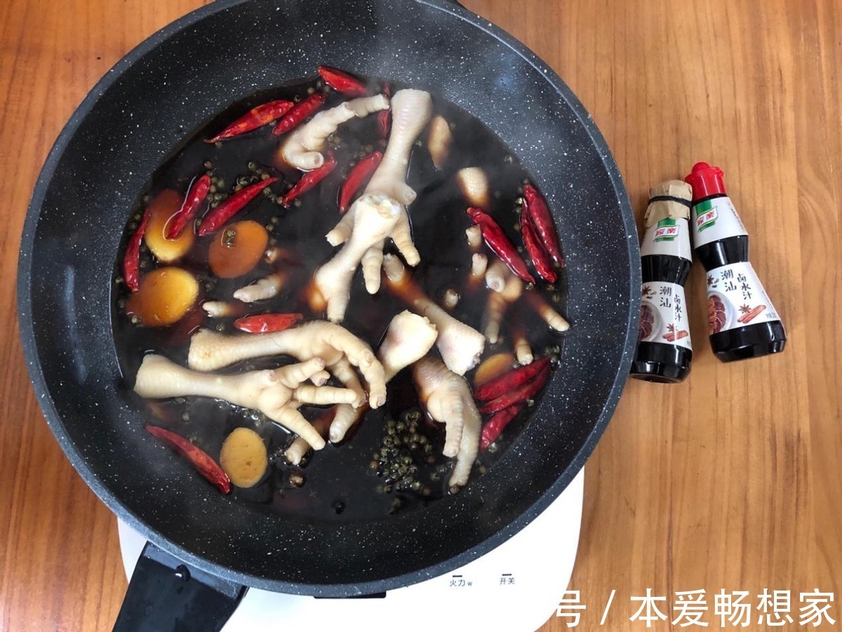 浸泡|自制麻辣鸡爪,配方简单好学,麻辣香鲜,再也不用出去买着吃了