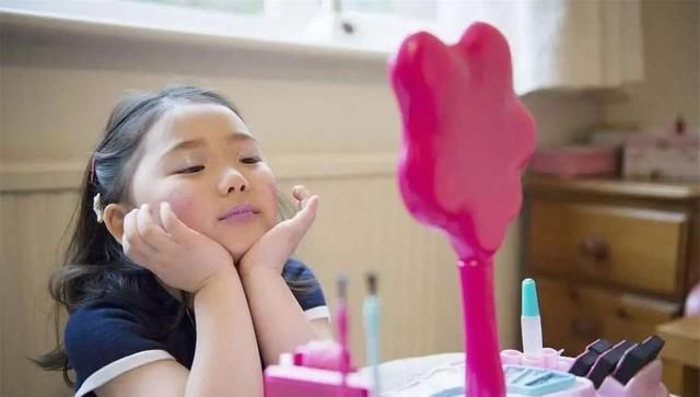 性早熟|日本小孩到底有多早熟一组照片看得透彻,很多中国家长无法接受