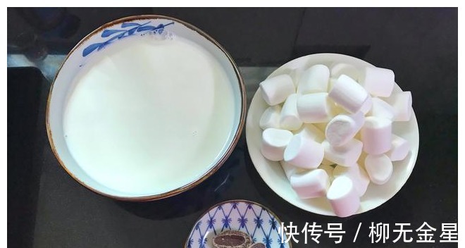 手残党|不用烤箱的小甜品,简单两步就做好,入口即化,比冰淇淋好吃!