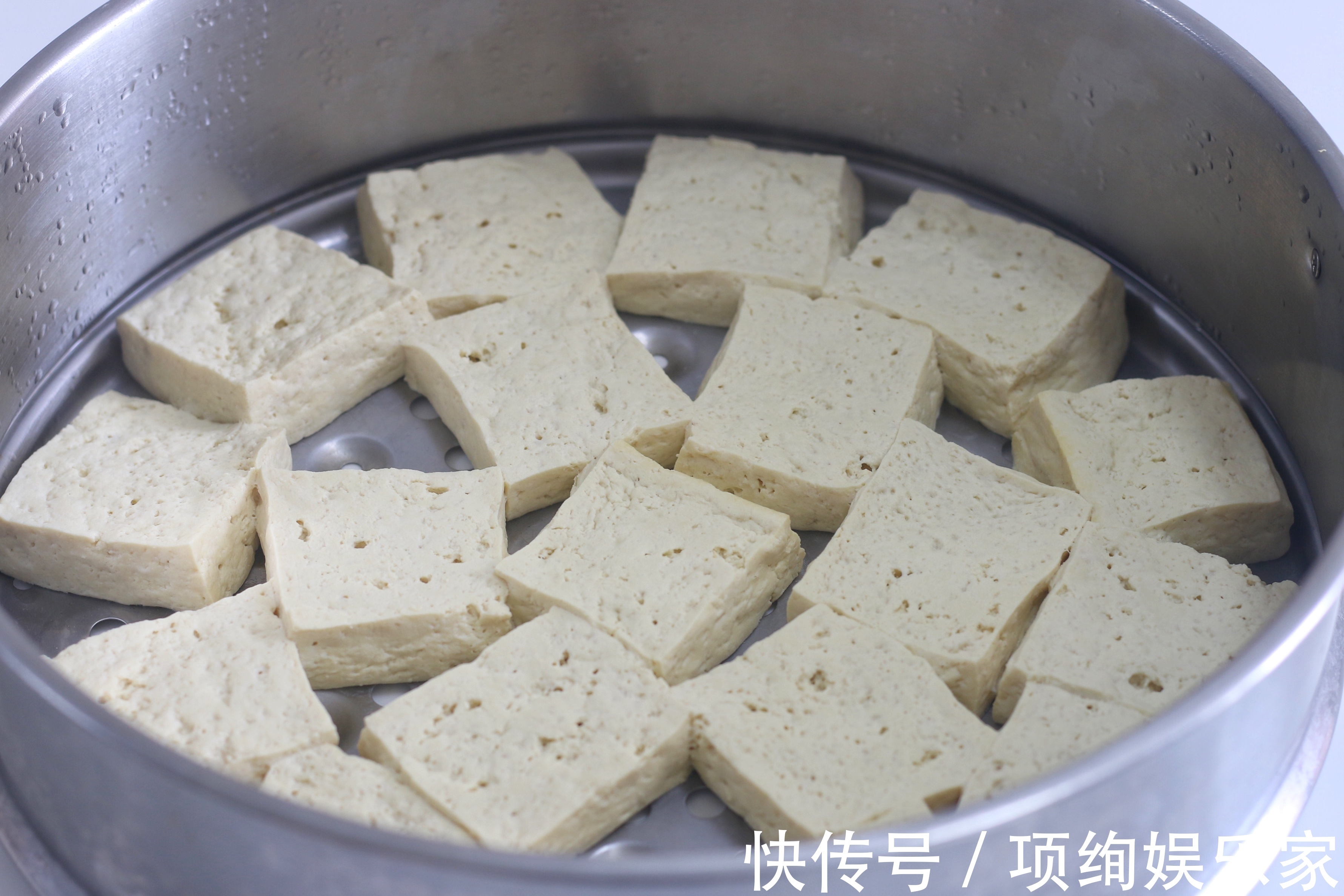 蜂窝|在家做冻豆腐,记住“先蒸后冻”,蜂窝大,不粘连,比买的卫生