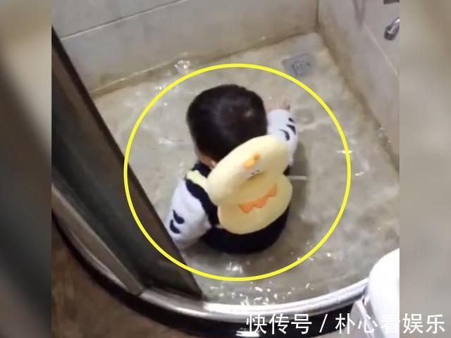 宝妈|厕所中传出奇怪异响,宝妈推开门发现这一幕,简直把人气懵了