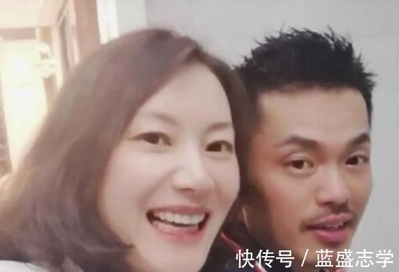 世界第一|林丹全家福!6岁儿子像妈妈,41岁总裁妻子,一把抱住林丹太甜蜜!