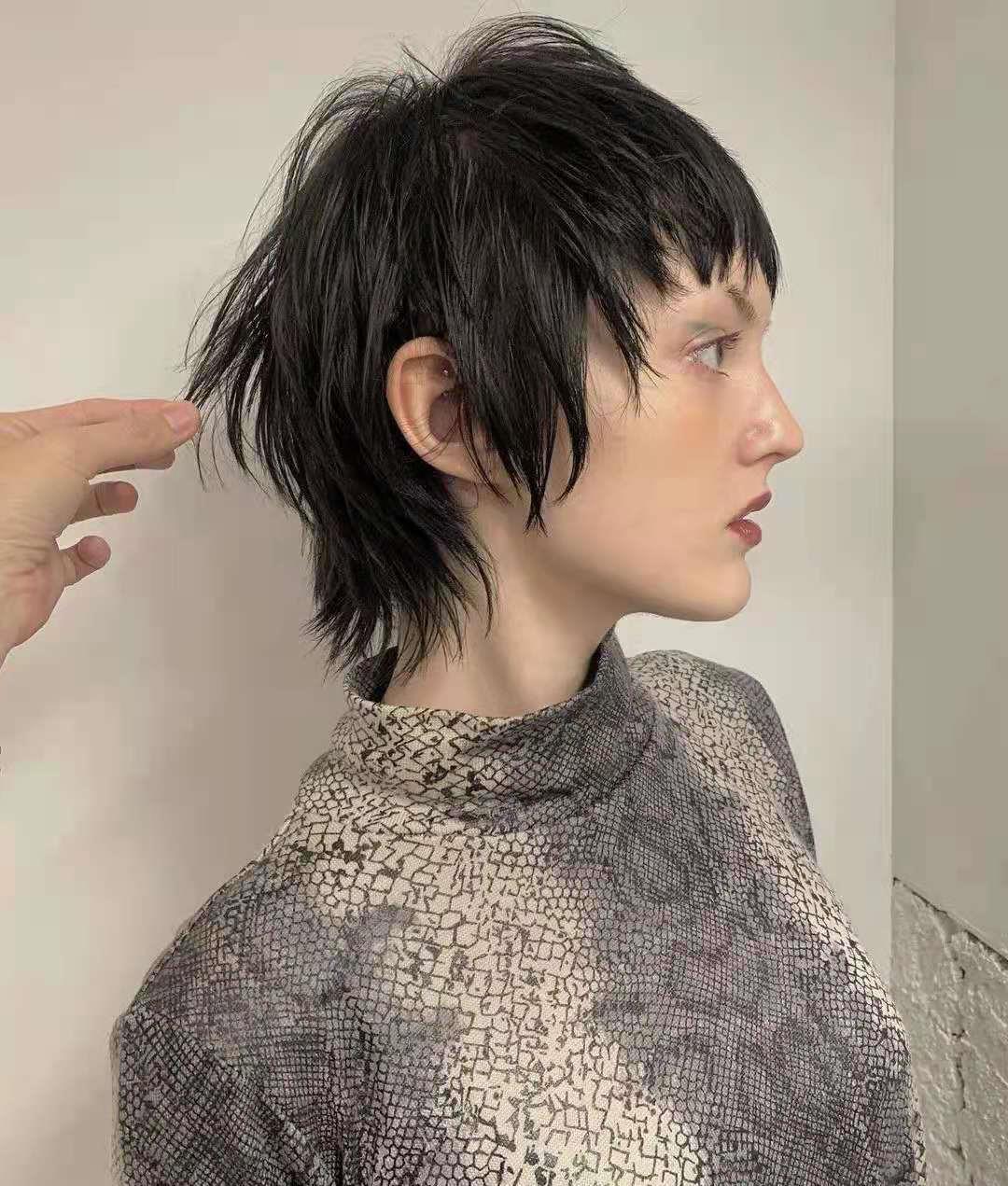 鲻鱼头|“鲻鱼头”和“狼尾式”有啥区别?适合什么脸型?需要烫发吗?