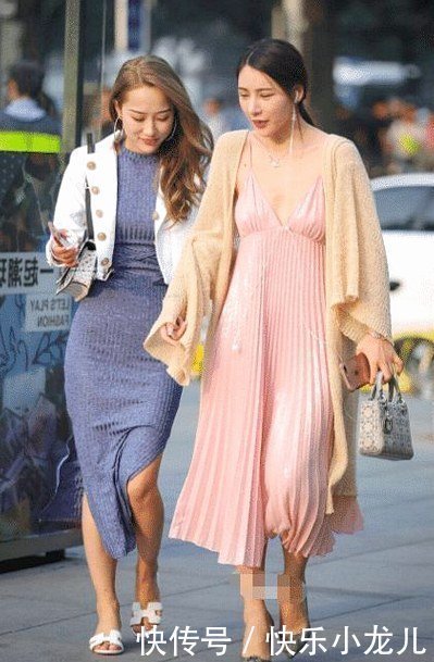 白色的夹克,俏皮又可爱,保守女孩穿搭