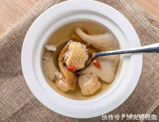 广东十大靓汤排名 五指毛桃猪骨汤 党参黄芪炖鸡汤美味又滋补 快资讯