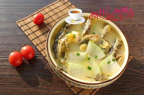 鱼和它是绝配，简单一炖就特鲜美，孩子爱吃补钙更聪明，总吃不腻