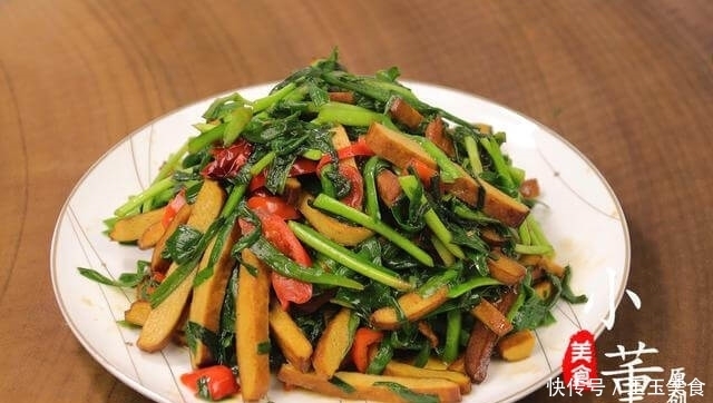 1把韭菜，1块香干，做法简单，5分钟就学会，开胃又下饭