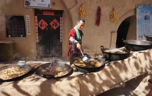  干饭人集合！去地坑院吃十碗席啦