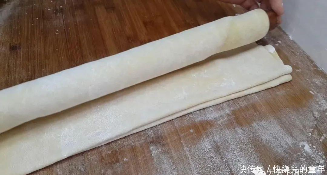 在家自制沙琪玛的做法,掌握关键技巧,松软香甜,新手一次就成功