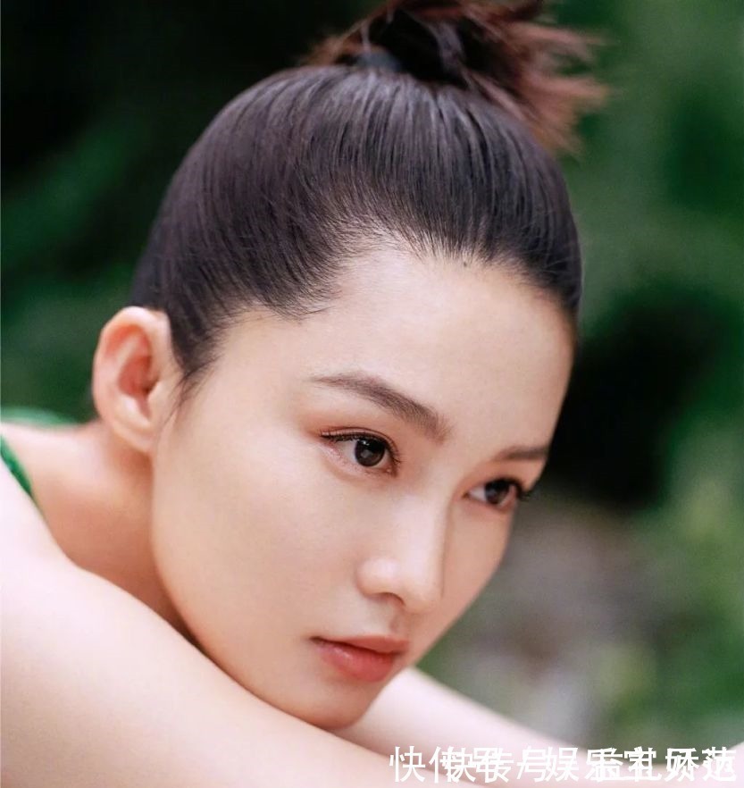 淡颜系|双眼皮、一字眉已经过时了,现在的美女标准是这样……