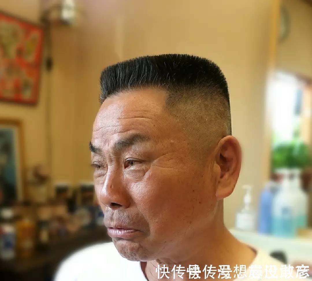 头顶 男士发型不知怎么剪?试试这几款,让你帅到颜值翻倍