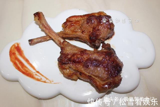 没回娘家，没回婆婆家，和女儿两个人，在异乡的一顿年夜饭，心酸