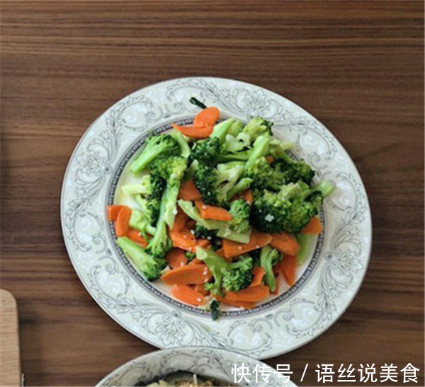 周末老婆做的饭菜，中西合璧，味道真不错，你会做吗