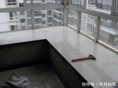 瓷砖|老师傅家从不贴瓷砖，他们更喜欢装这种，真后悔我家装早了