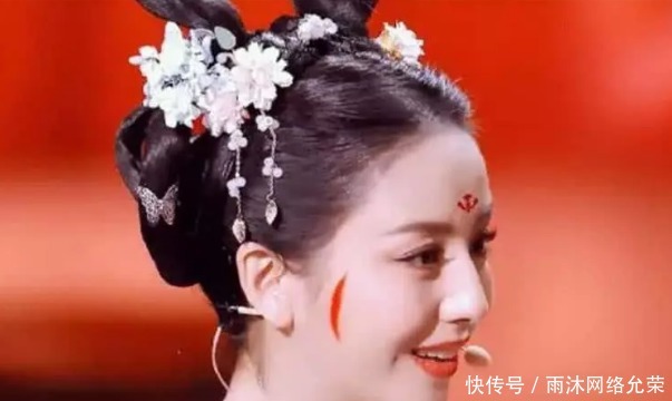 究竟|唐朝妆容究竟什么样？佟丽娅的唐妆脸上有伤痕，其实是正宗的