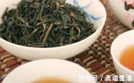 家里拖把用久了又脏又臭，教你几个招，立马变清新干净！