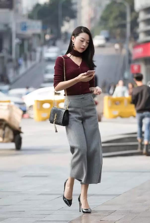 多姿|街拍：长相婀娜，身材俏丽多姿，时尚性感的小姐姐们！