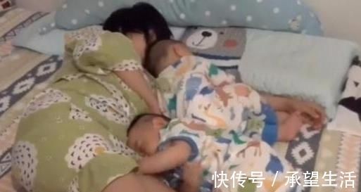 画面|妈妈太累睡着了，双胞胎爬到妈妈怀里，玩一会也睡了，画面太暖心