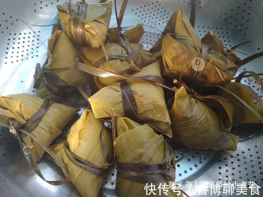 香菇|端午节将至，教你做鲜香味美的咸蛋黄肉粽，软糯诱人，吃了还想吃
