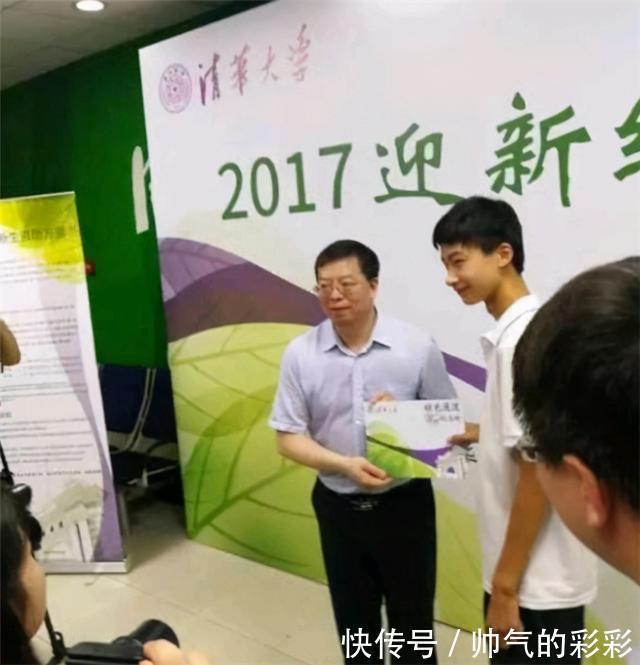 捡废品照顾瘫痪母亲，以744分考进清华3年的庞众望，如今怎样