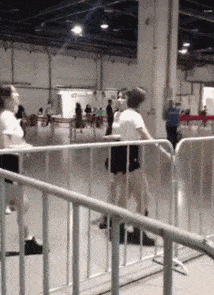 |搞笑GIF:遇到这样的女朋友,权当倒了八辈子的霉