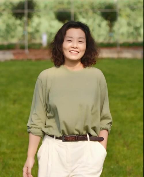 讲真，穿衣就服这些50＋的女人！她们的日系色彩穿搭，优雅气质