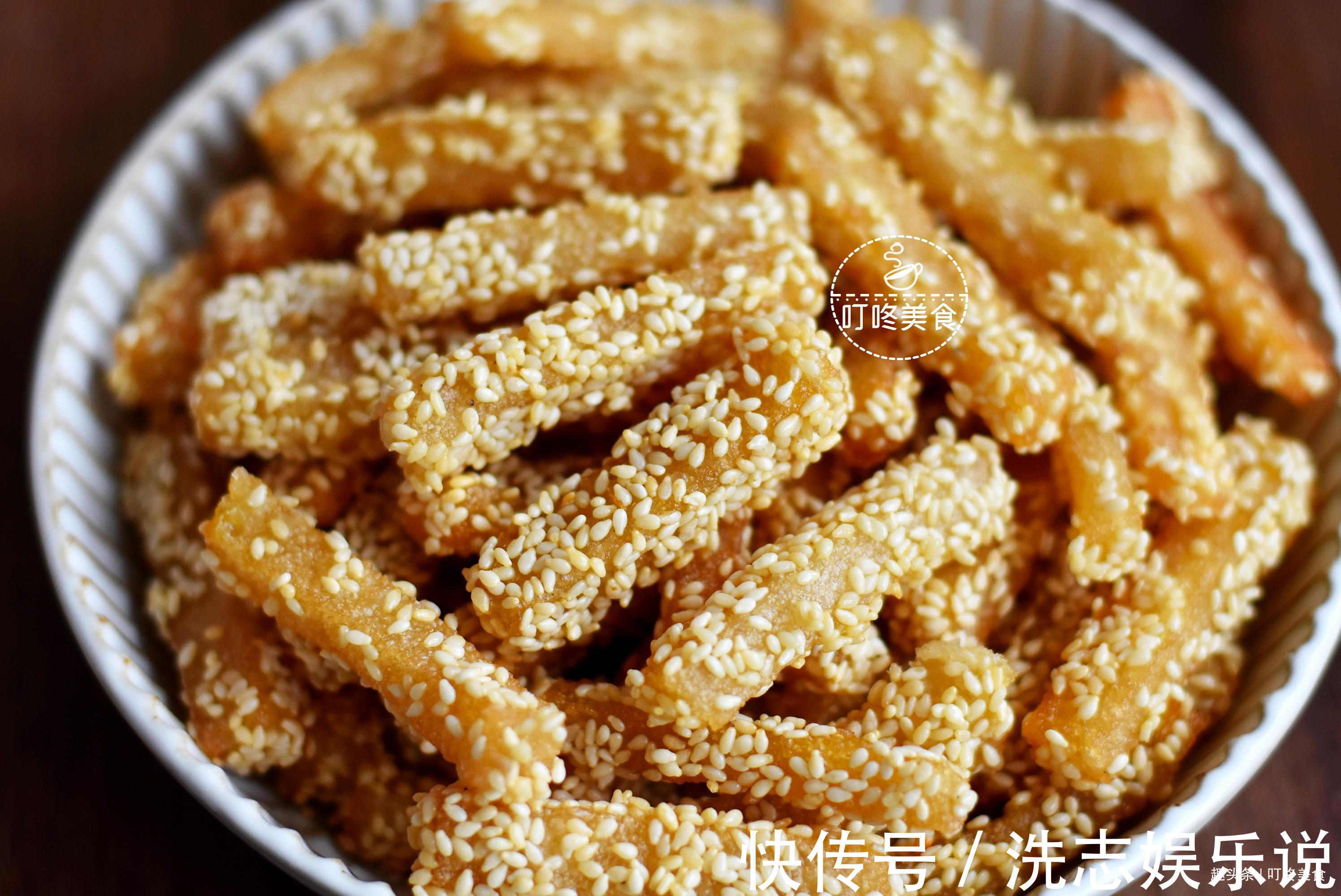 年糕别光炒着吃了,2分钟教你新吃法,又香又糯,全家人抢着吃