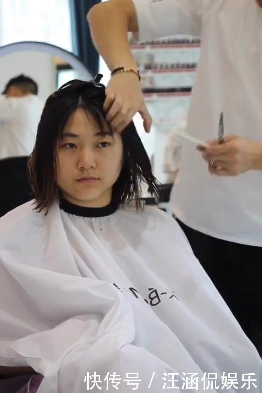 高冷|圆脸小姐姐“太丑”,美发师只剪短后换一种颜色,瞬间减龄又高冷