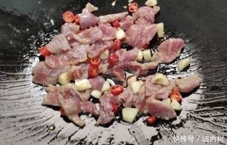 四季豆炒肉片|一菜有点贵,但也别舍不得吃,补钙比牛奶还强,孩子多吃猛长个子