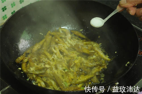 冬天不吃它太可惜,钙是虾肉的10倍,5块钱一斤,识货的抢着买