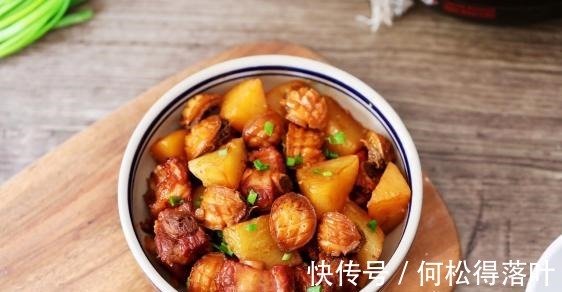 这么做土豆太香了,妥妥的待客硬菜,营养全面十足!