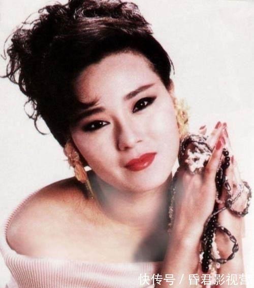 她曾是香港当红女星,演《霍元甲》成名,