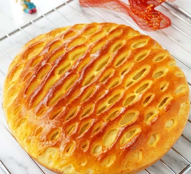 猕猴桃果酱面包,烘烤成金黄,看起来效果也还算不错