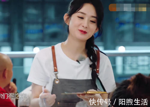導(dǎo)演|趙麗穎在點(diǎn)菜，被身邊客人小聲議論，導(dǎo)演組不剪掉還放大了聲音