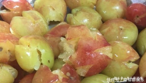 李子|酸甜味道好,大人孩子抢着吃,能起到开胃消食的作用,补充维生素