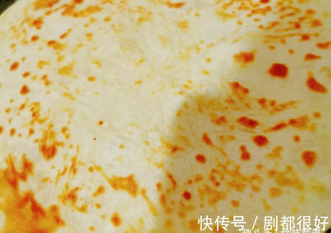 大饼|死面大饼怎么做才软而不硬?该用什么水和面?教程来了,一看就会
