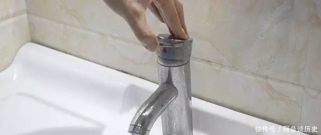 实用|水龙头上套个纸杯，这个用途太聪明了，一年省下几百元，太实用了