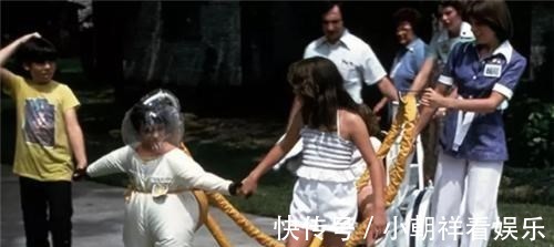 父母|泡泡男孩：生活在隔离罩中12年，临死前才第一次触碰到妈妈