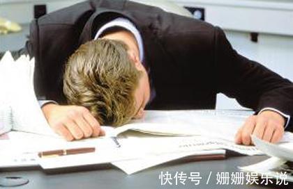 那些女人|52岁男子凌晨突发猝死,生前不近烟酒,家属痛哭是女人害的!