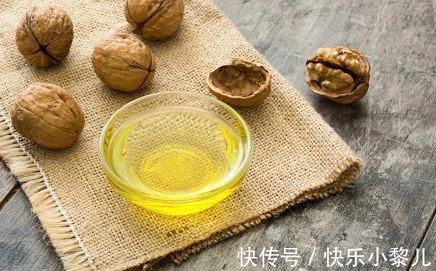 植物油|宝宝辅食到底能不能加食用油?很多宝妈都做错了,快点收藏吧