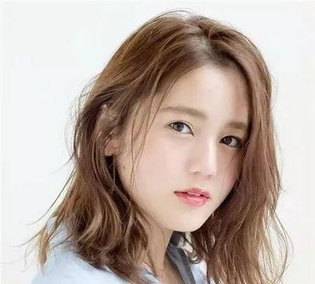 你适合剪刘海吗？还是更加适合中分、偏分发型？