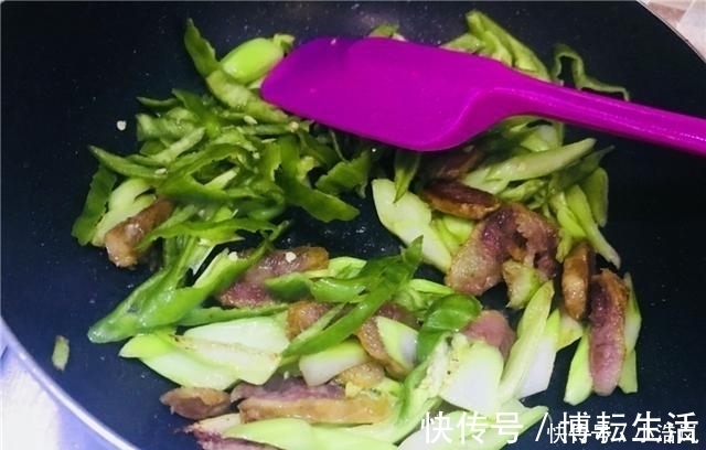 菜苔|盼了一年的菜可以吃了，简单炒一下更好吃，更下饭！